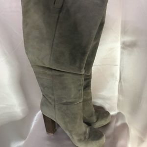 Khaki/Beige suede boots